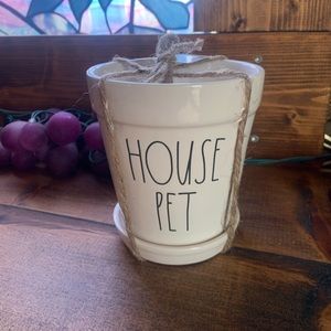 Rae Dunn “House Pet” planter